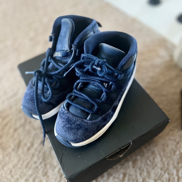 Jordan 11 - Picture 1 of 4